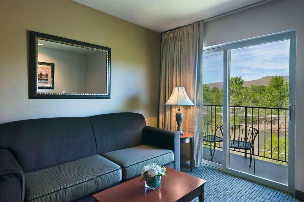 Oxford Suites יקימה חדר תמונה