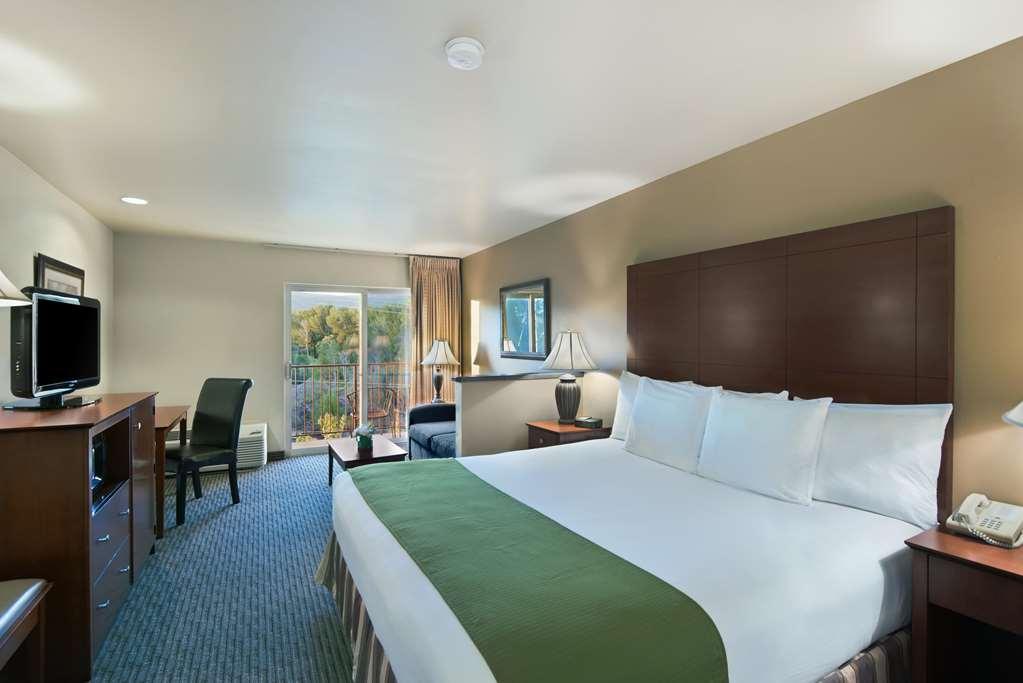 Oxford Suites יקימה חדר תמונה